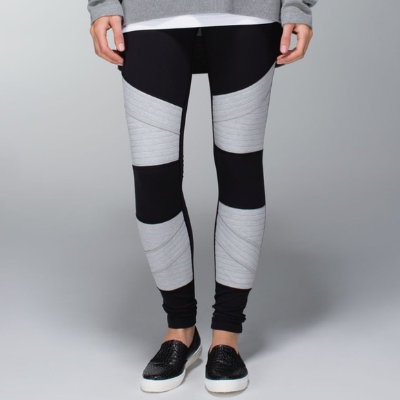 lululemon athletica Pants - 🦄RARE Lululemon Rocket Tight Moto Style Leggings